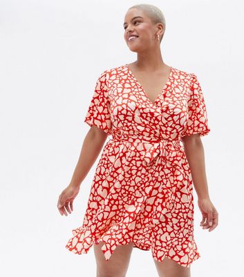 Curves Red Jacquard Heart Satin Mini Wrap Dress | New Look
